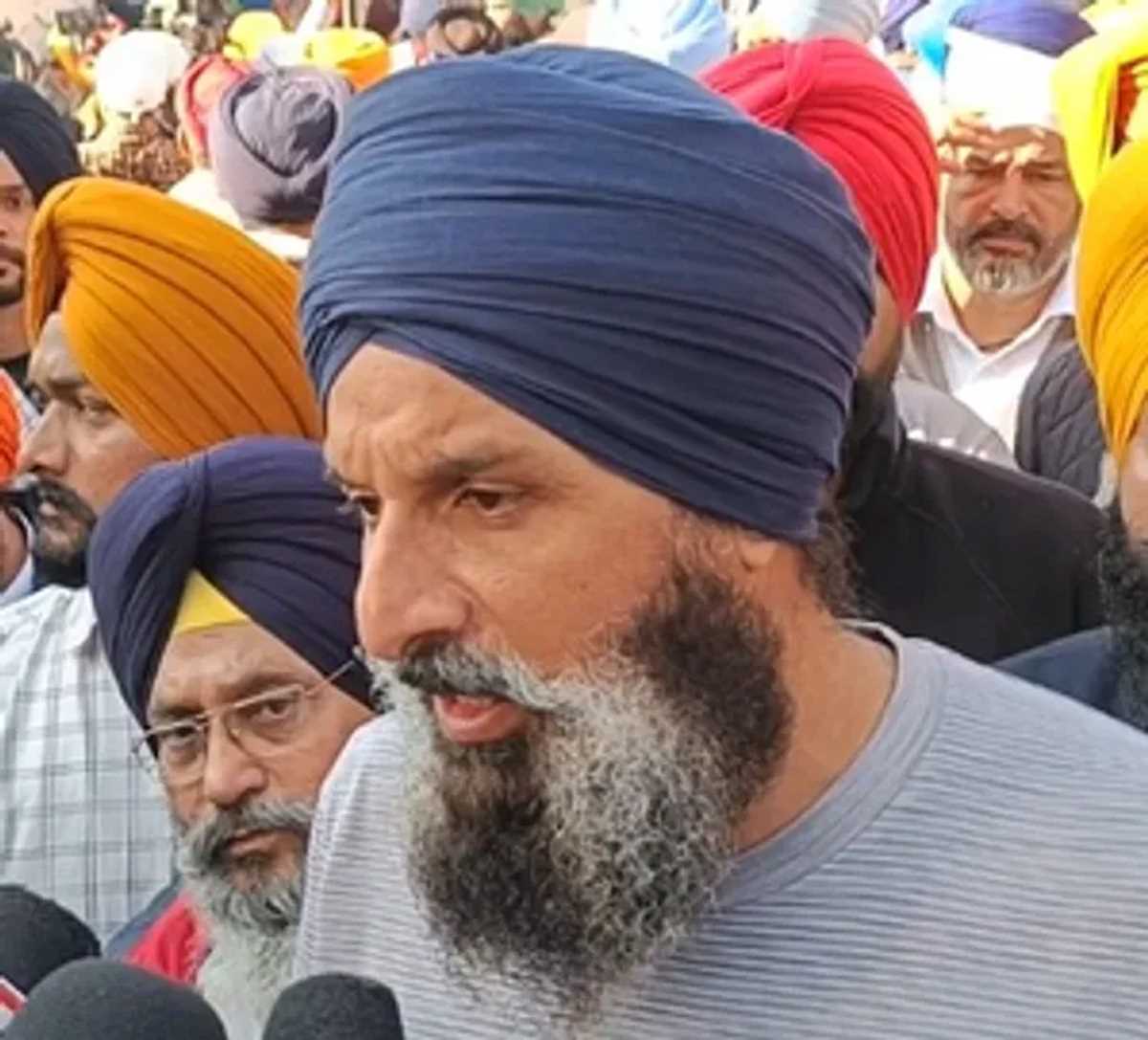 सुखबीर बादल नहीं, दरबार साहिब पर है यह हमला : बिक्रम मजीठिया